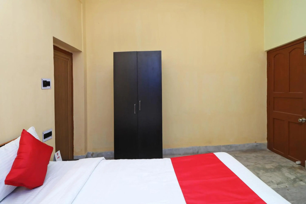 OYO 11530 Maa Tara Guest House