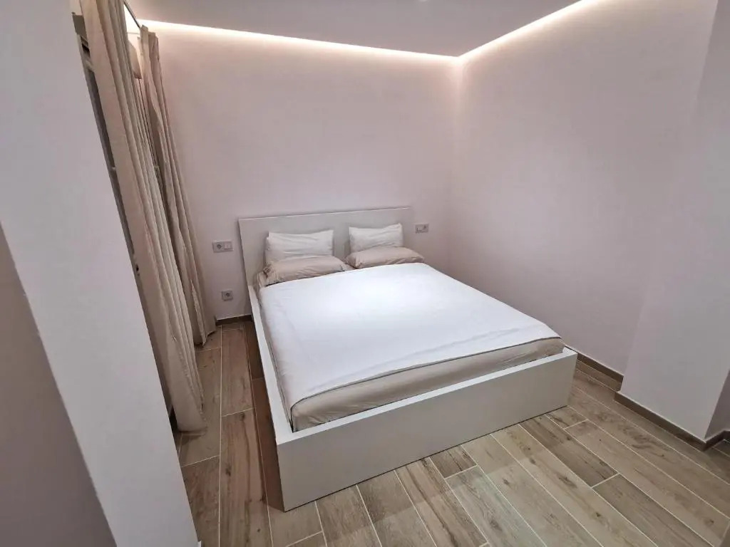 Bright 2 bedroom apt Golden Mile next to beach RDR225