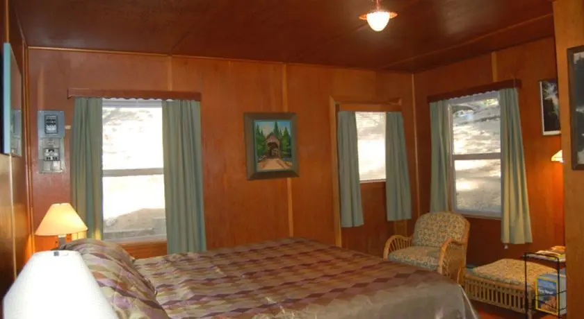 RedAwning Cabin #16B Charlottes Station