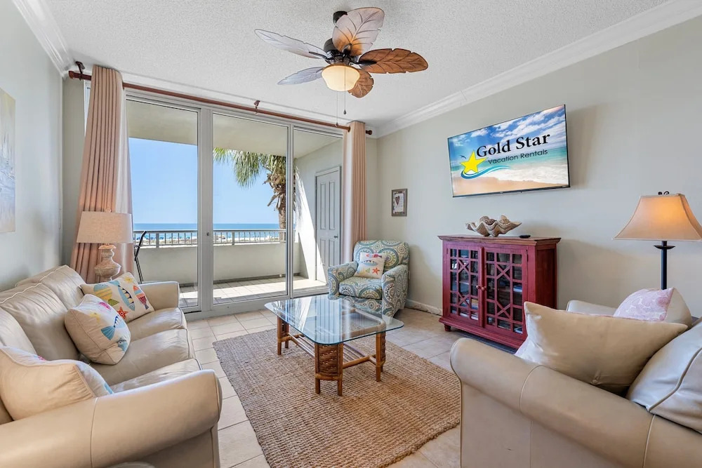 The Beach Club B202