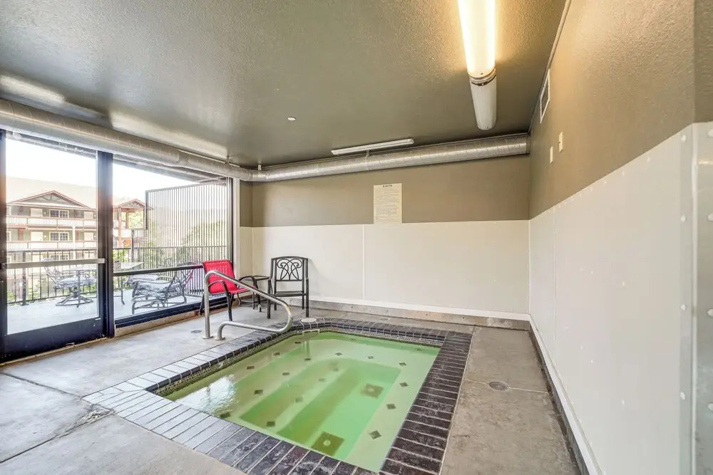 Steps to Lake Chelan: Condo w/ Resort Amenities!
