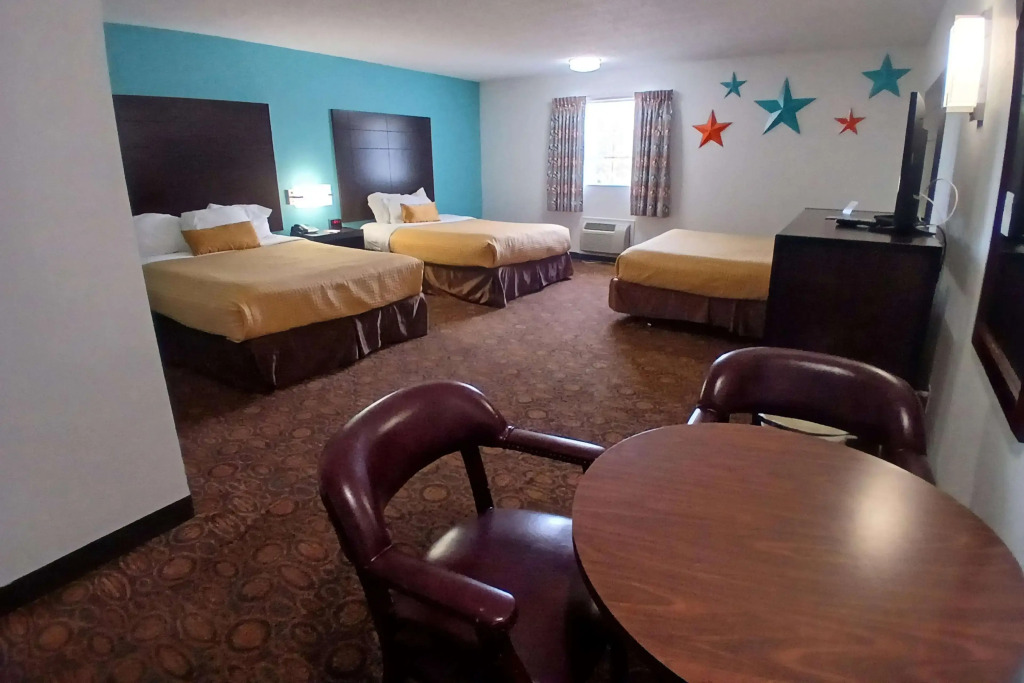 Howard Johnson by Wyndham Branson Theatre District