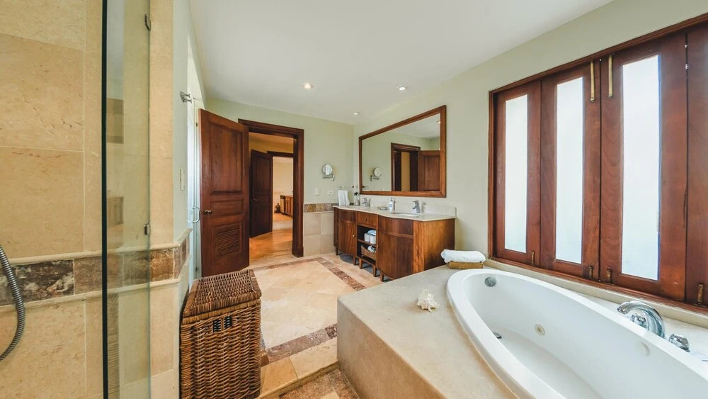 Lavish 2 BR apt at Golden Bear Lodge w Private Pool G111