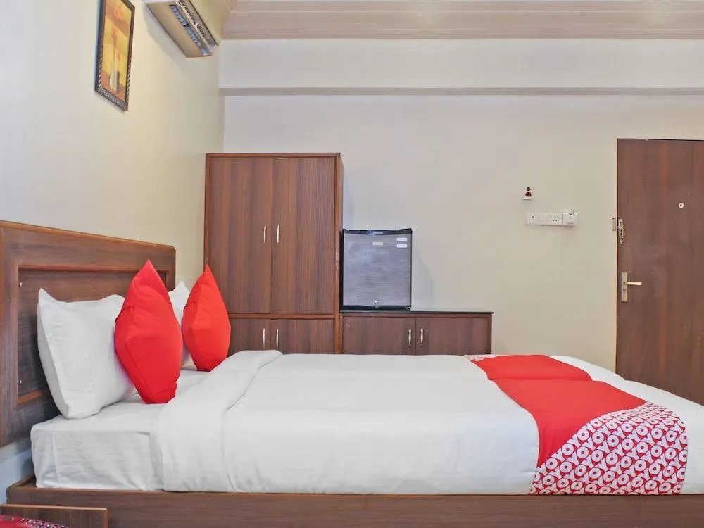 Hotel Jayratna