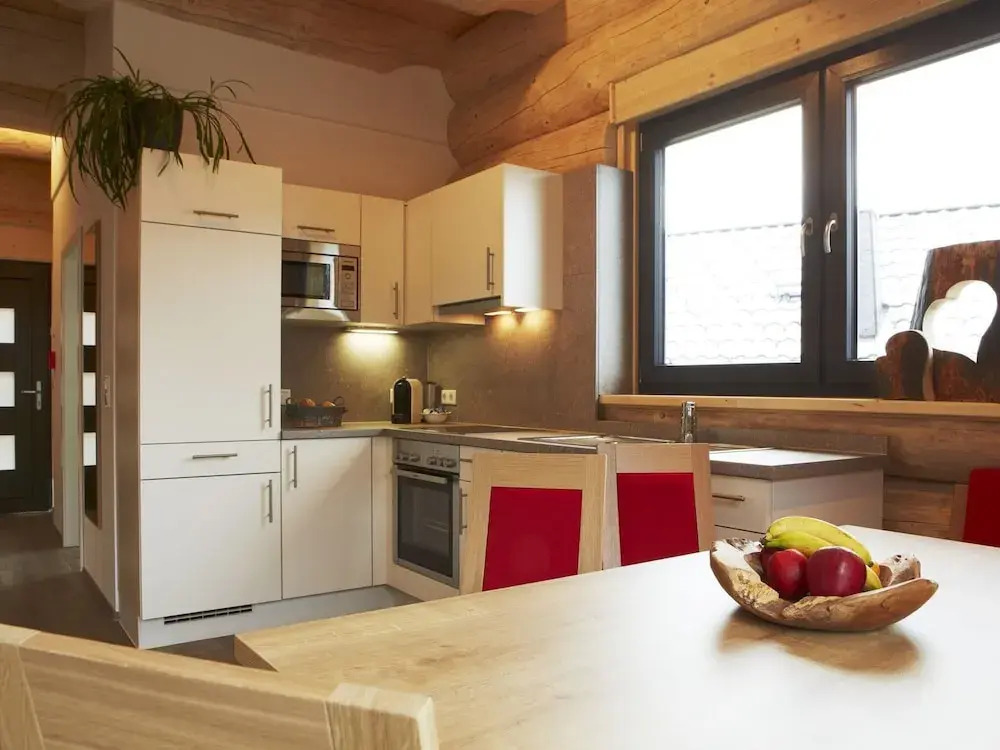 Cosy, modern Canadian wooden chalet