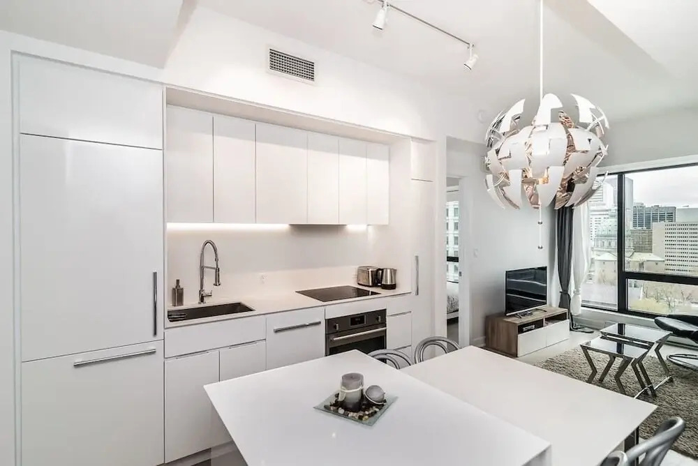 Bell Centre Apartments by Hometrotting