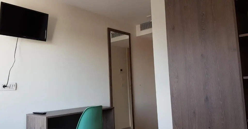 HOTEL LAVENUE
