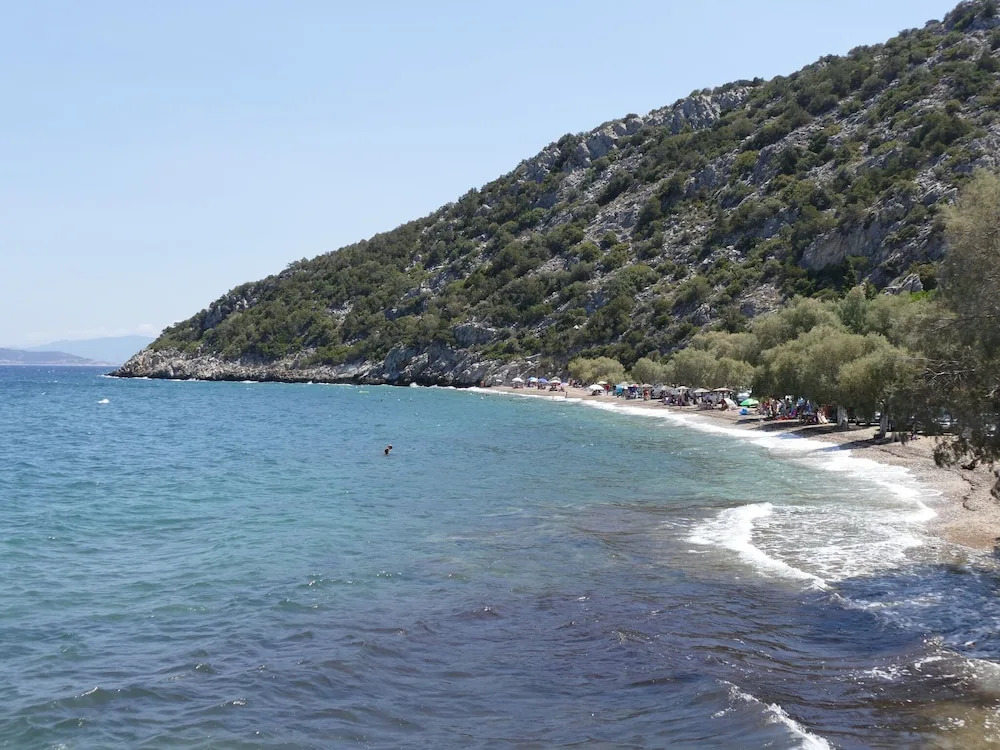 Home With Small Pool 37 Km From Athens Easily Accessible By Public Transport