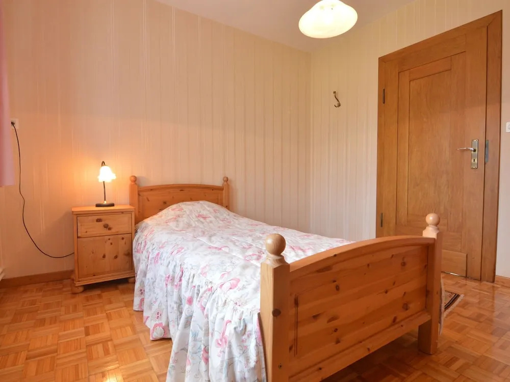 Cosy House With Beautiful Terrace Very Large and Nicely Laid-out Garden and Wifi