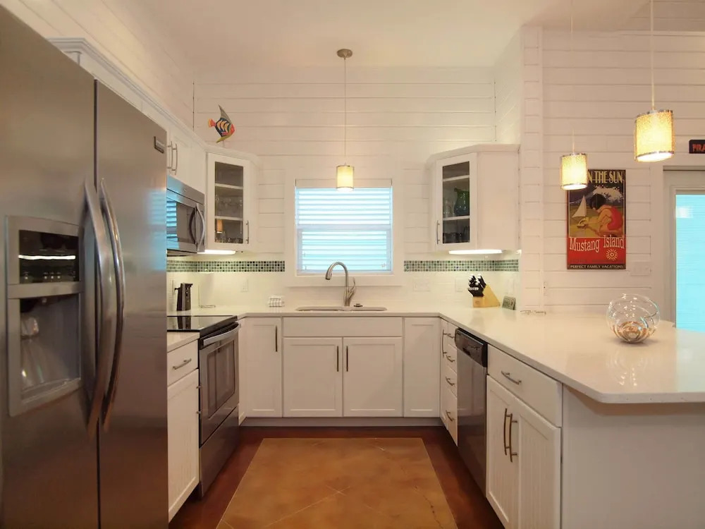 The Sea Monkee Pb216 3 Bedrooms 2 Bathrooms Condo