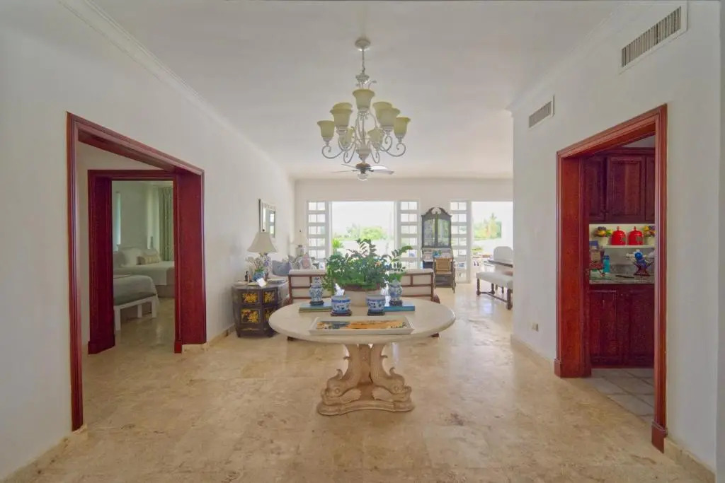 Cozy 4bdr Villa in Luxury Beach Resort With Service Staff and View of La Cana Golf Course