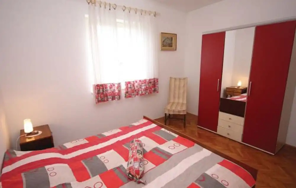 Apartment 773