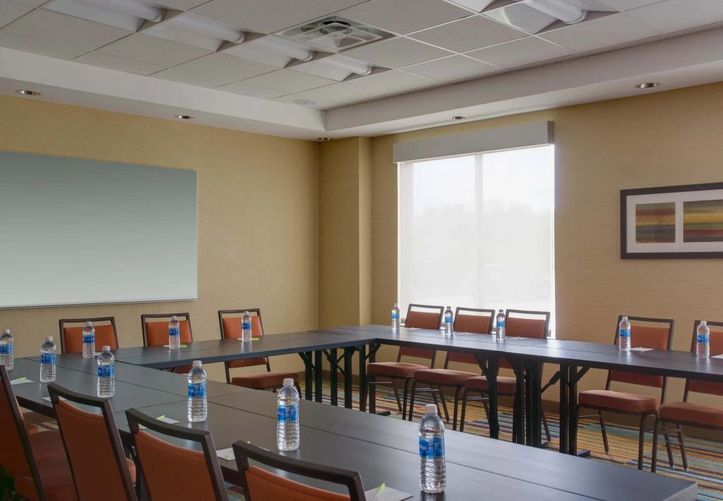 Fairfield Inn & Suites by Marriott Dallas West/I-30