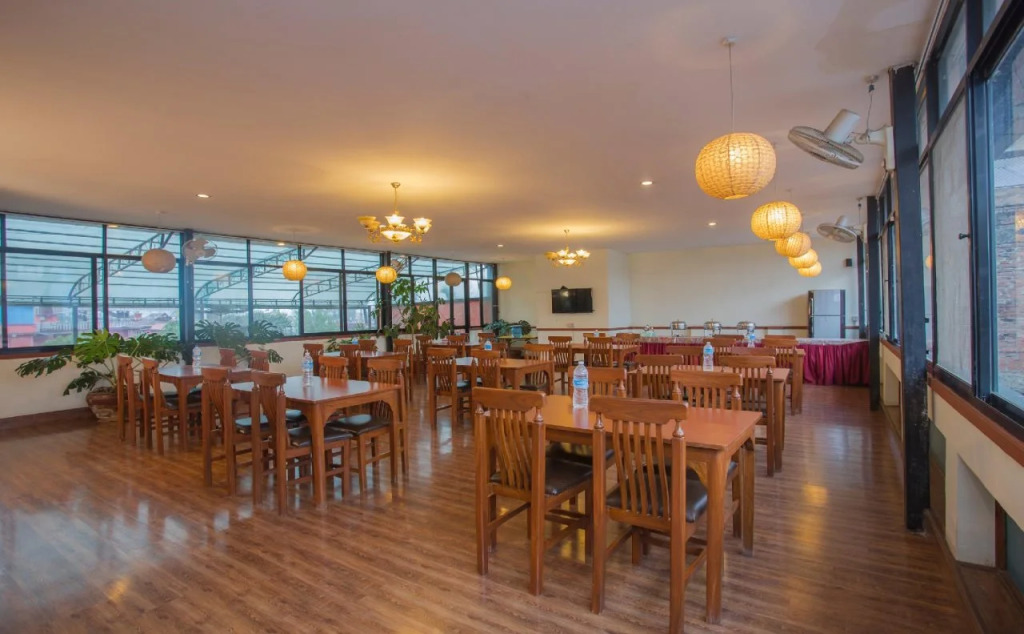 Osho Holiday Inn