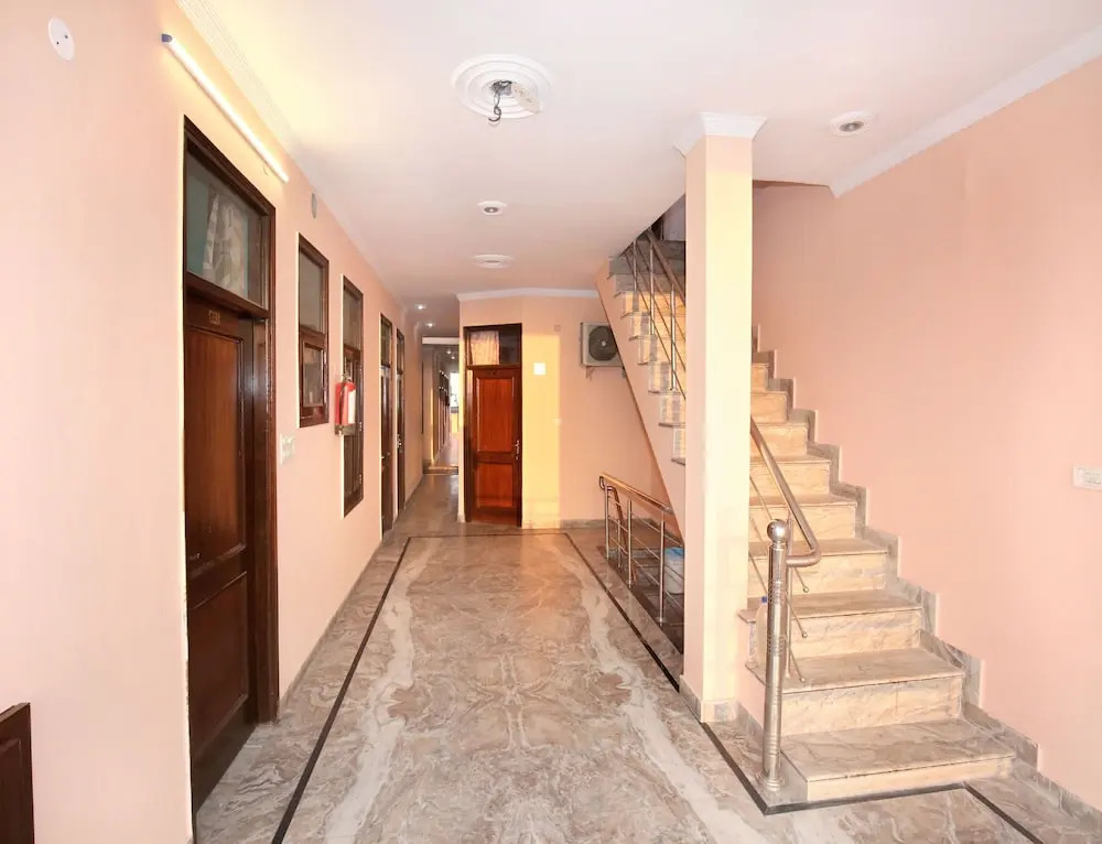 OYO 9599 Vansh Palace