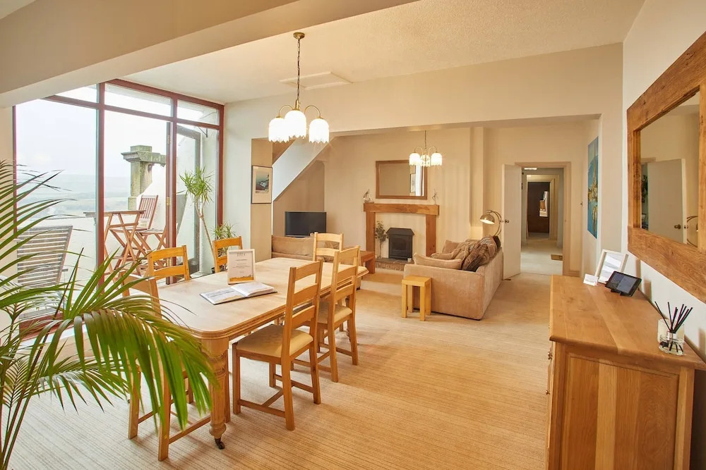 The Observatory Apartment