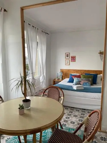 Le Petit Café Larriere Cour