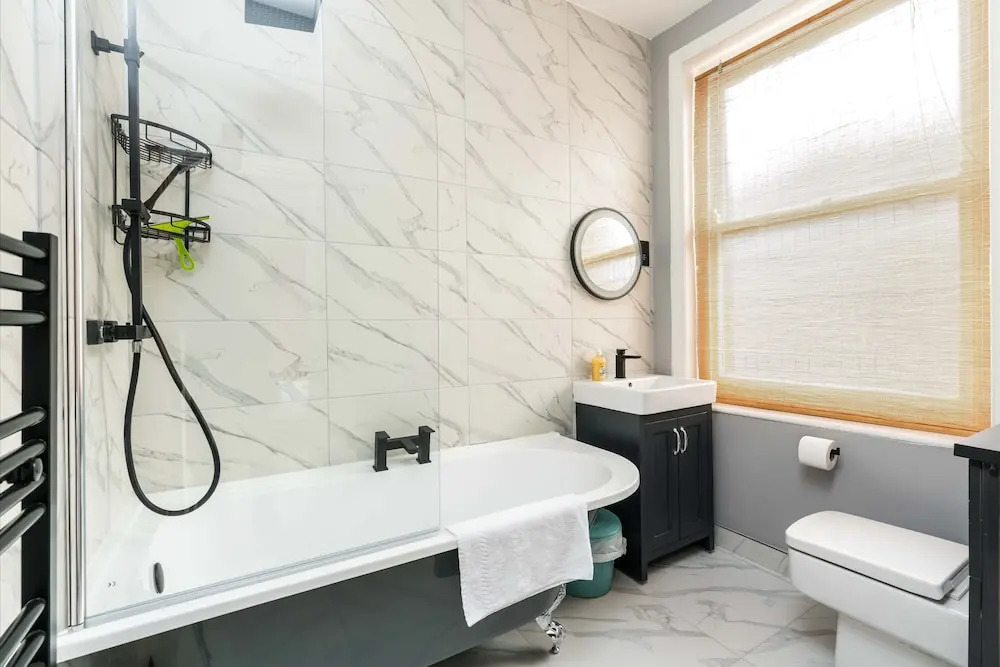 A Lovely, Bright and Airy, 3-bedroom Family Home