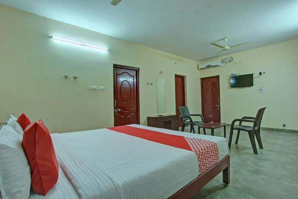 Oyo 27946 Sandhanam As Abode
