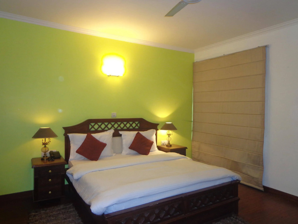 Hotel Ambica Palace AIIMS New Delhi - Couple Friendly Local ID Accepted