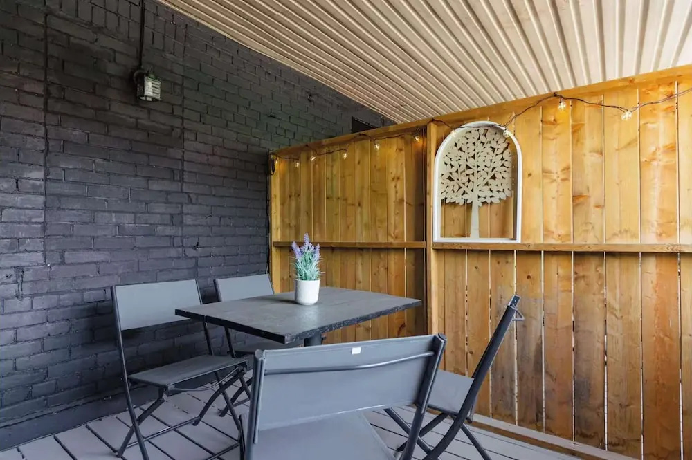 2BR Suite With LRG Patio