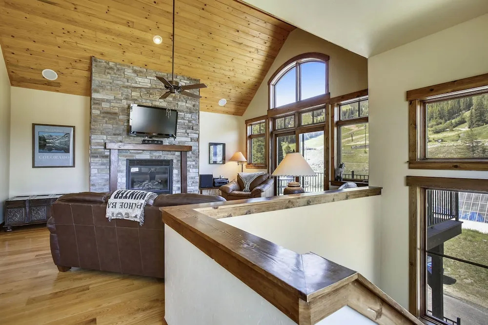 Slopeside Mountain Time Luxury Chalet by Winter Park Escapes