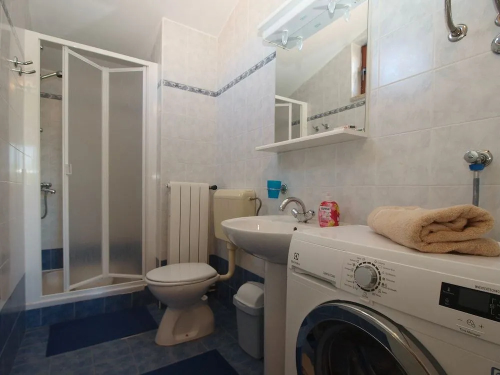 Apartment 1895