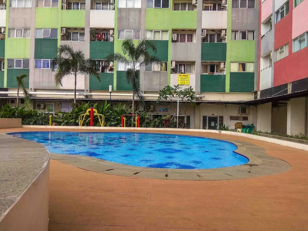 Homey And Comfy Studio Apartment At Sentra Timur Residence
