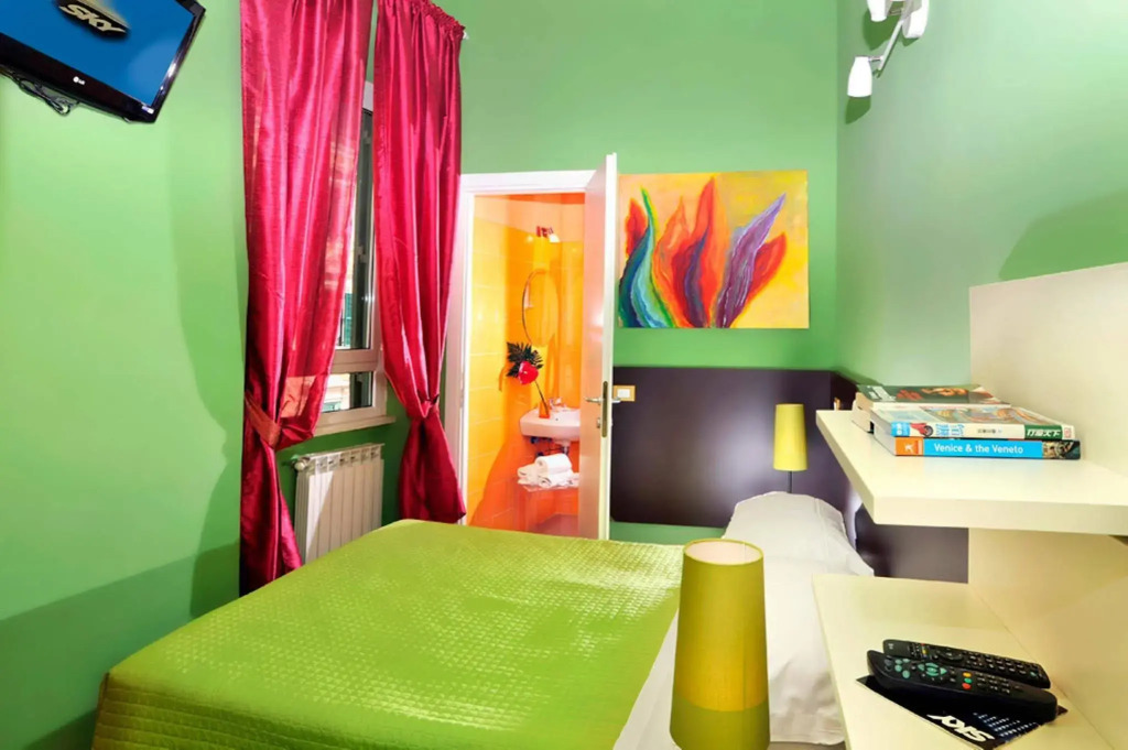 Hotel Colors