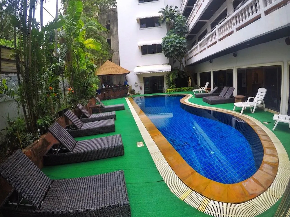 Happy Holidays Luxury Pool Villa