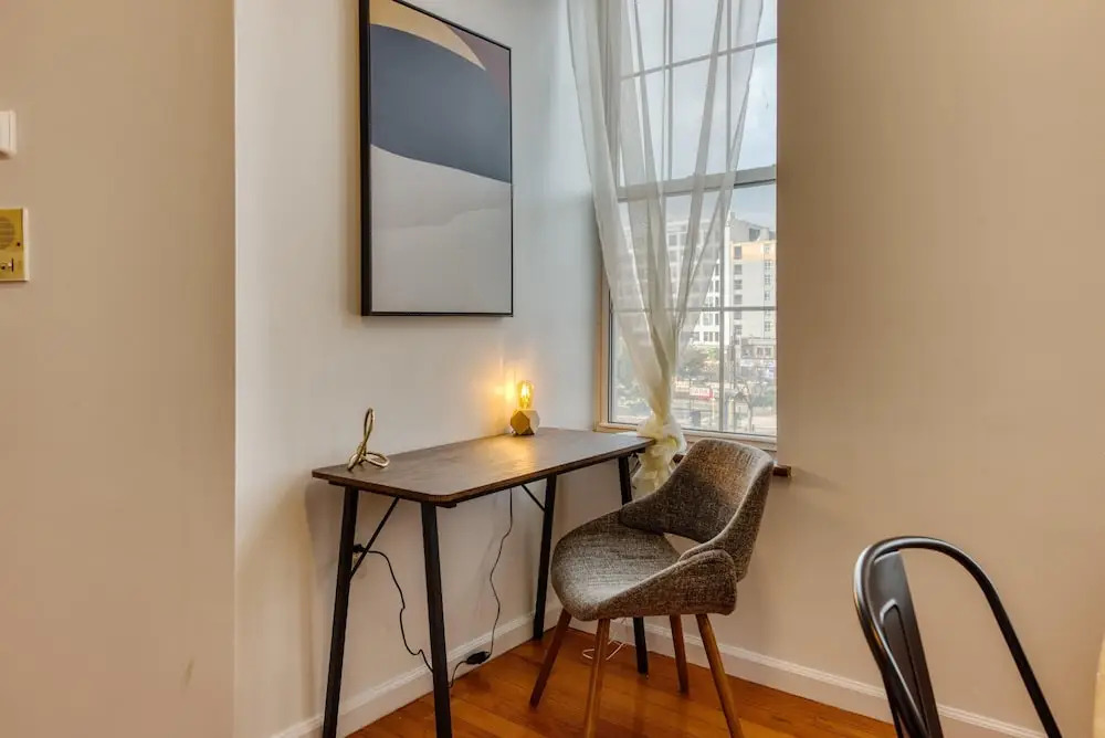 Stairway 3BR Apt w W D Ideal for Groups