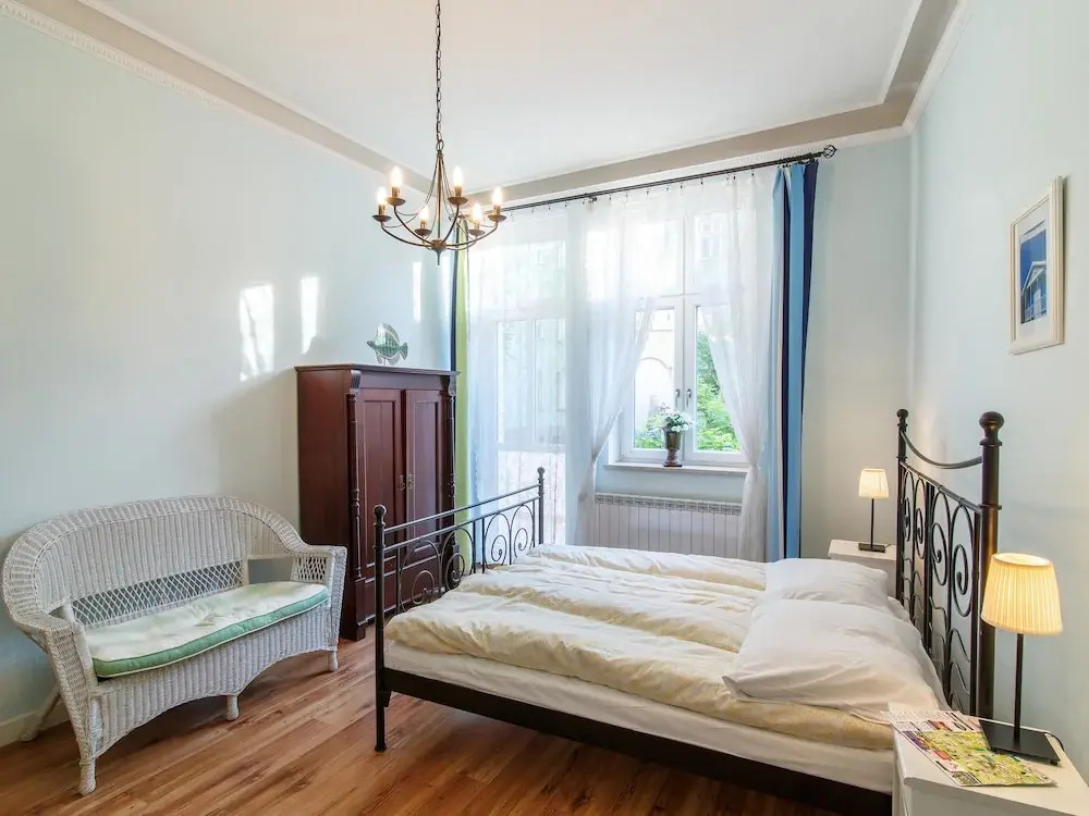 Park Apartment  Happy Hours