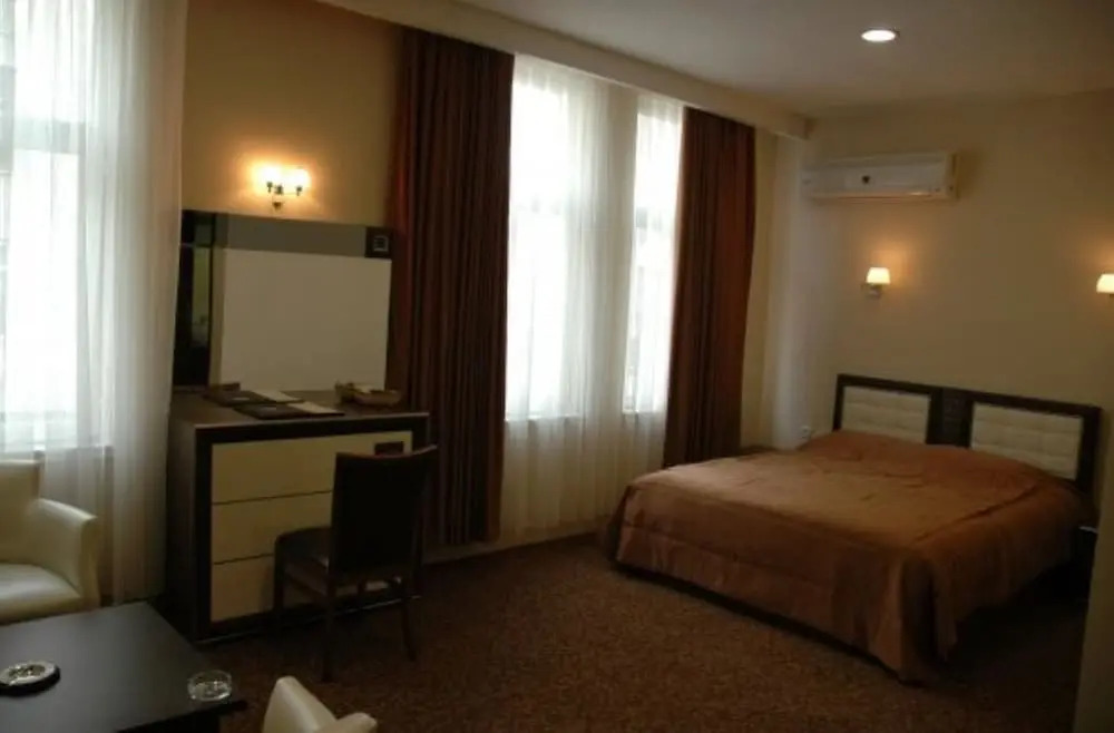 Grand Adanus Hotel