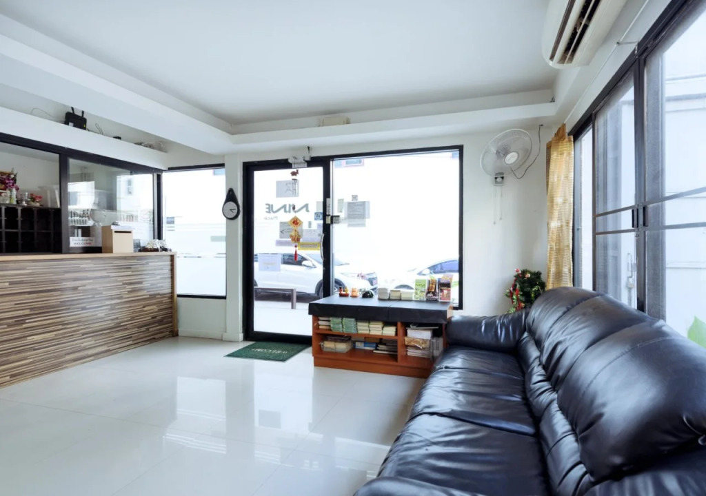 Nine Place - Sukhumwit Soi 40-Rama4 branch