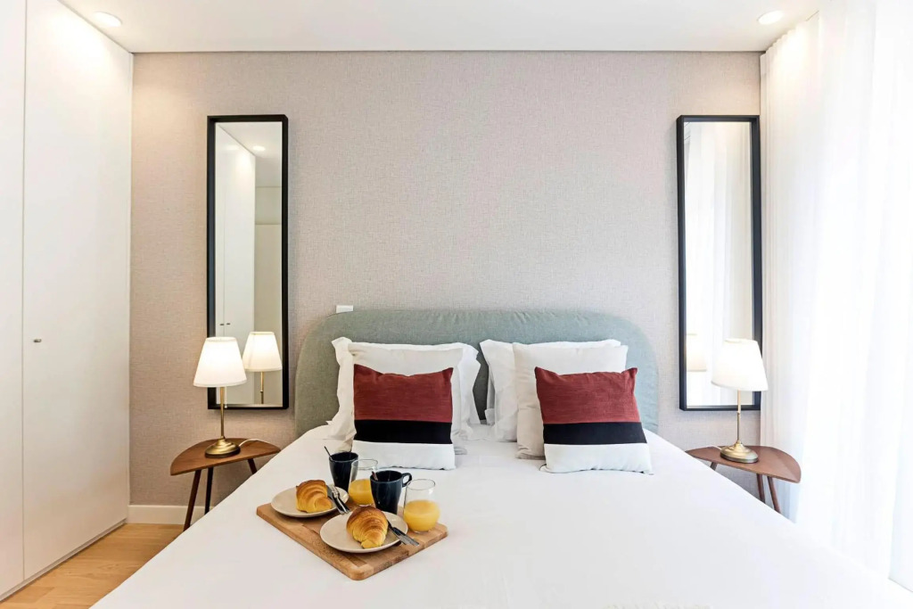Paraíso -1B w/ AC & Patio by LovelyStay
