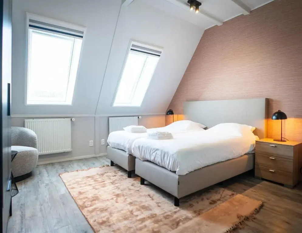 Farmhouse Apartment Near De Slufter