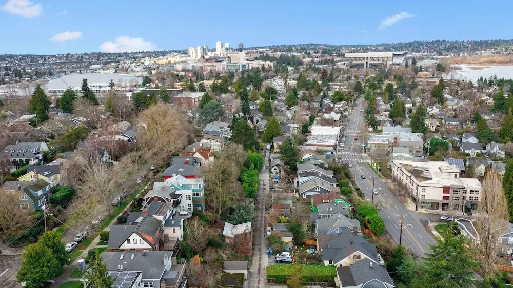 Montlake Hideaway in Spite House