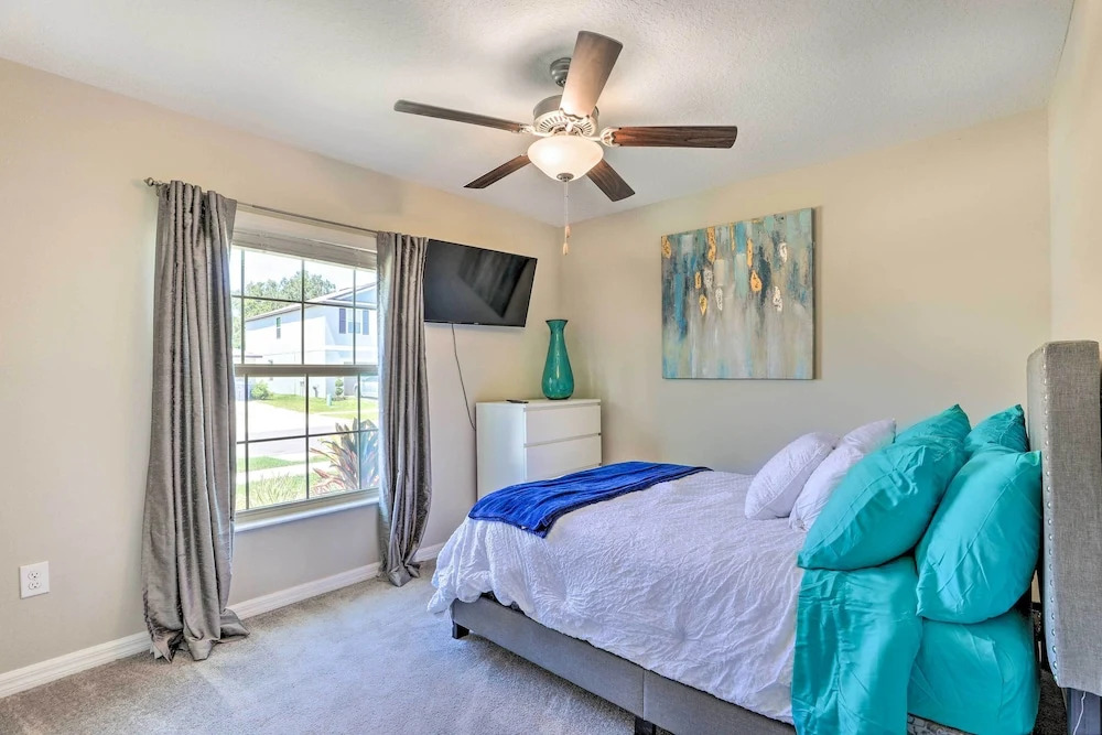 Modern & Bright Ruskin Home Near Bahia Beach!