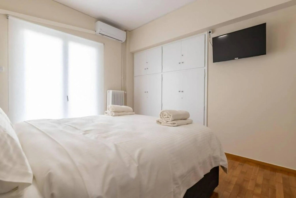Amfitritis top floor apartment at Palaio Faliro