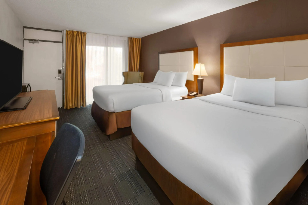 Wyndham Garden Detroit Metro Airport