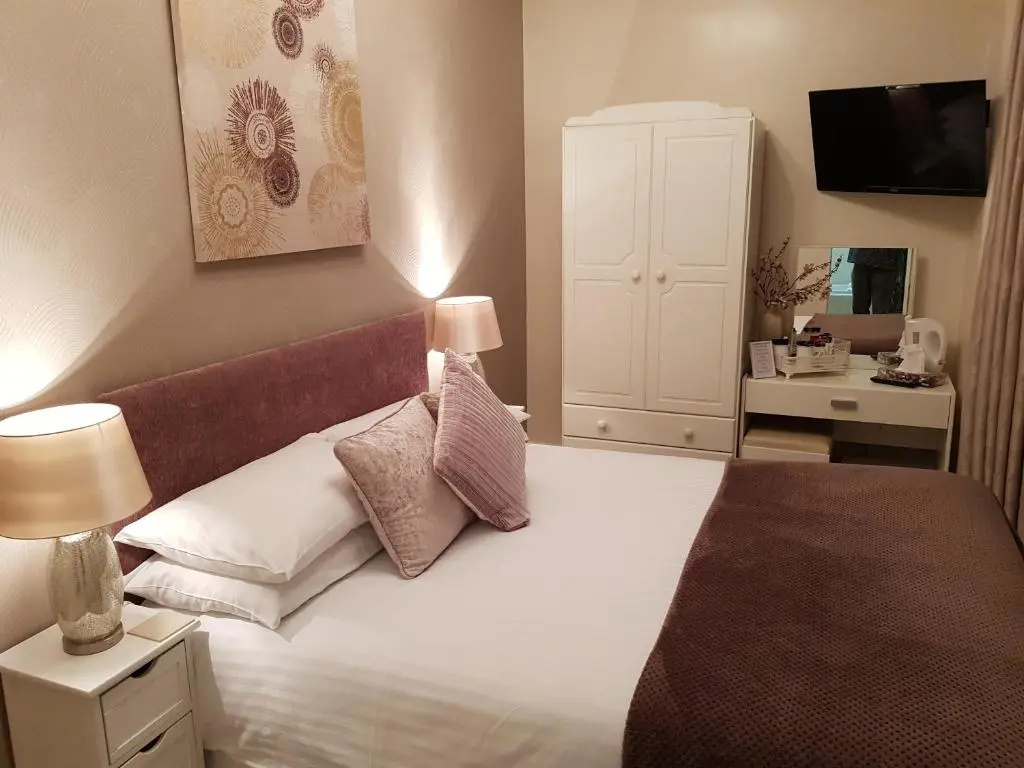 The Inglewood Hotel *Adults Only*
