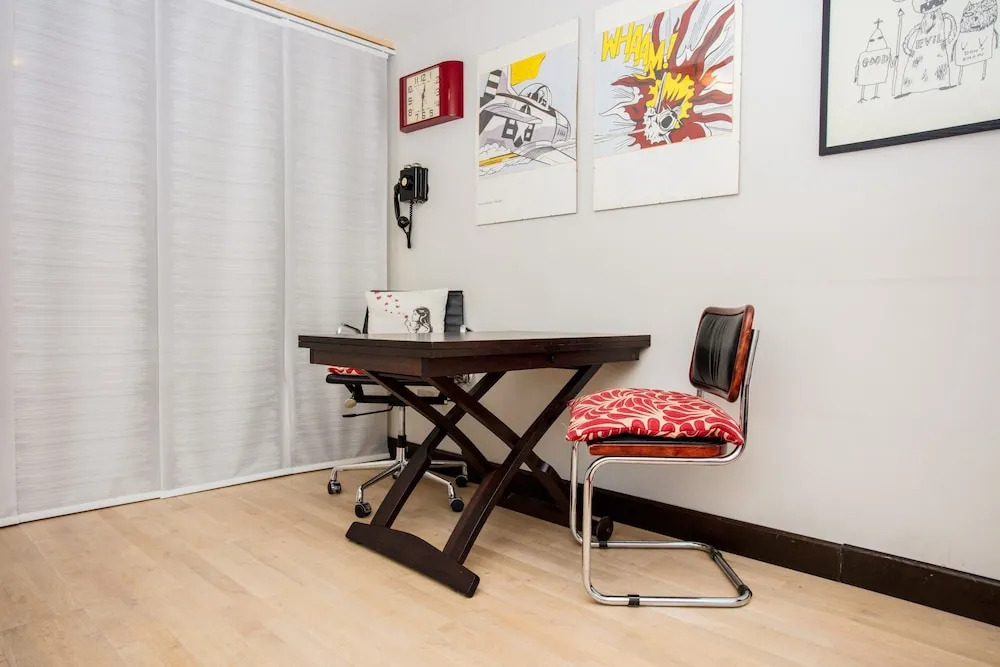 2 Bedroom Central London Apartment With Balcony