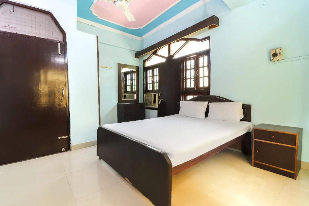 Satkar Guest House by OYO Rooms