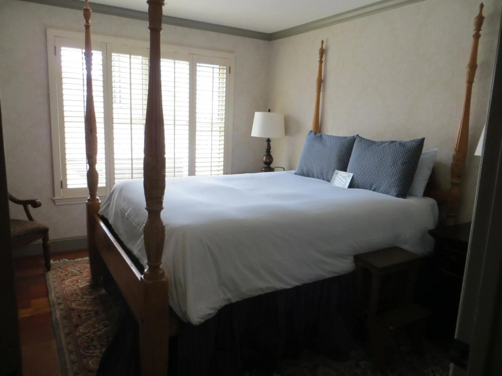 Cow Hollow Inn and Suites