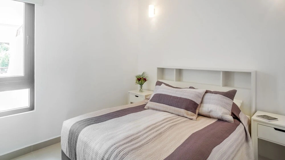 SIU M6 Second floor Condo by Gate48