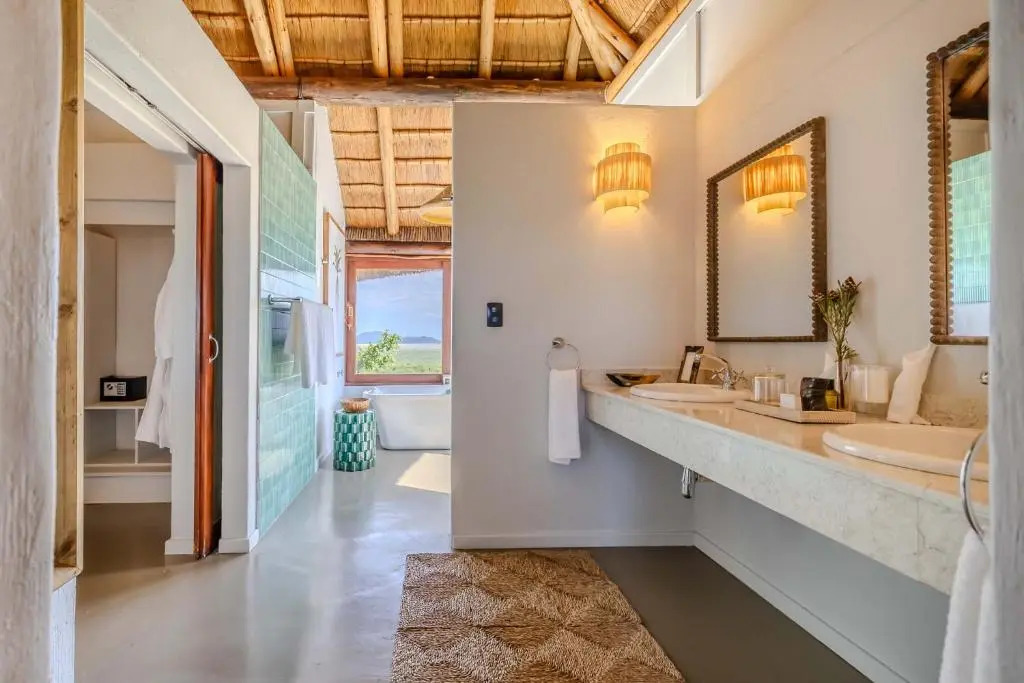 Buffalo Ridge Safari Lodge