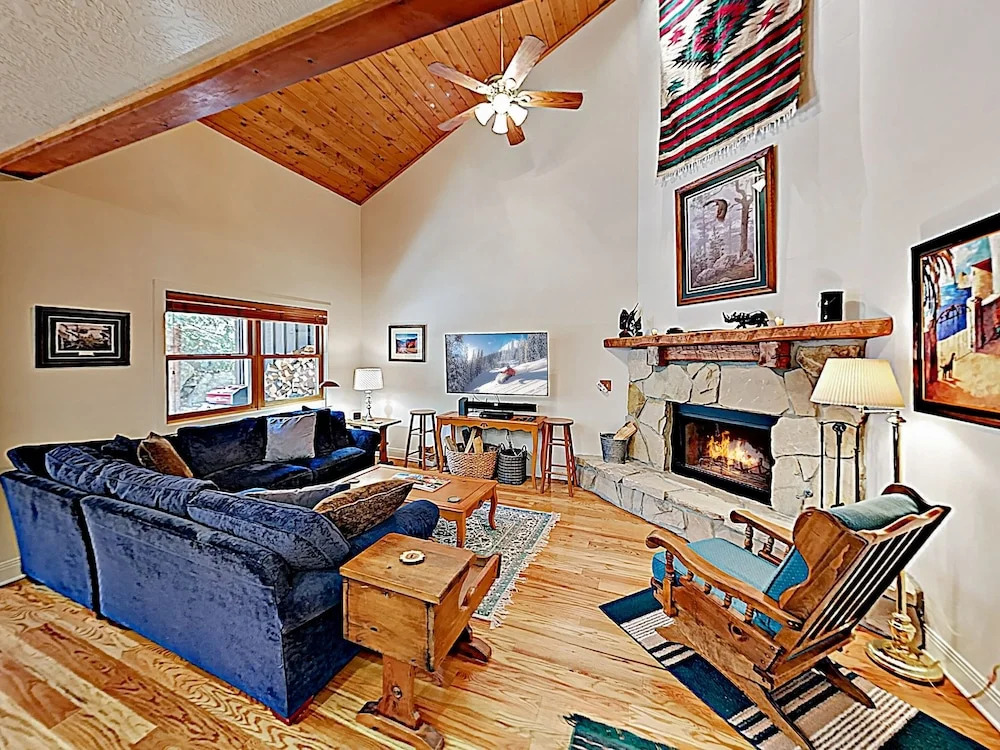 Alpine Haven W/ Private Hot Tub: Near Resorts 3 Bedroom Townhouse
