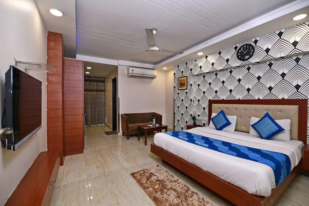 Hotel Blue Pearl Noida