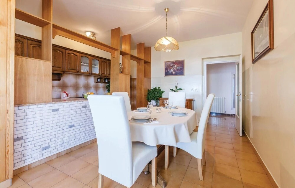 Amazing Home in Duce With Wifi and 2 Bedrooms