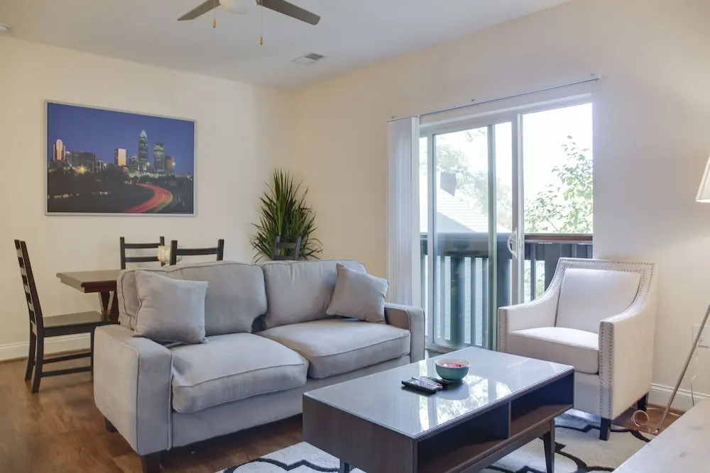 Lovely 1BR w Balcony in Historic Midwood